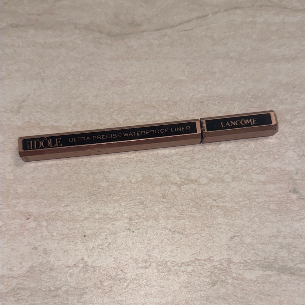 Idôle Ultra Precise Waterproof Eyeliner - Black